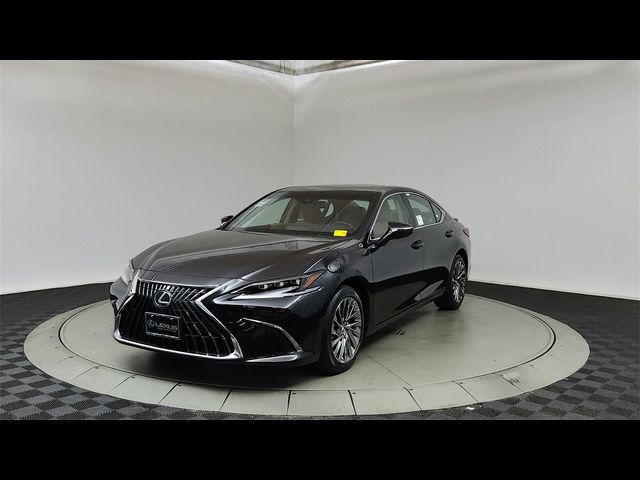 2025 Lexus ES 300h Ultra Luxury