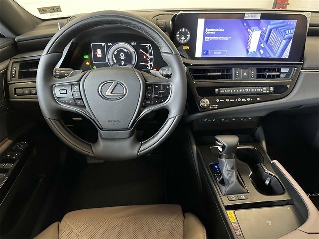 2025 Lexus ES 300h Ultra Luxury