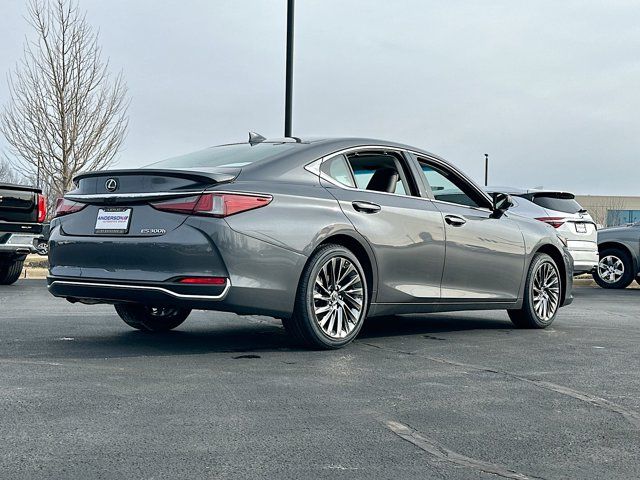 2025 Lexus ES 300h Ultra Luxury