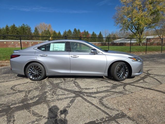 2025 Lexus ES 300h Ultra Luxury