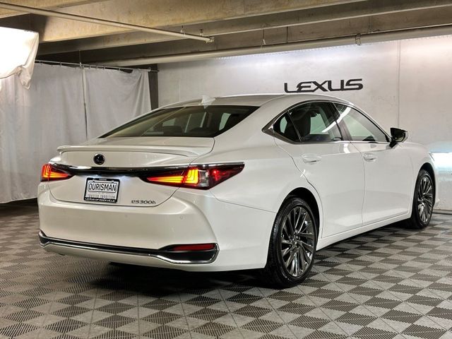 2025 Lexus ES 300h Ultra Luxury