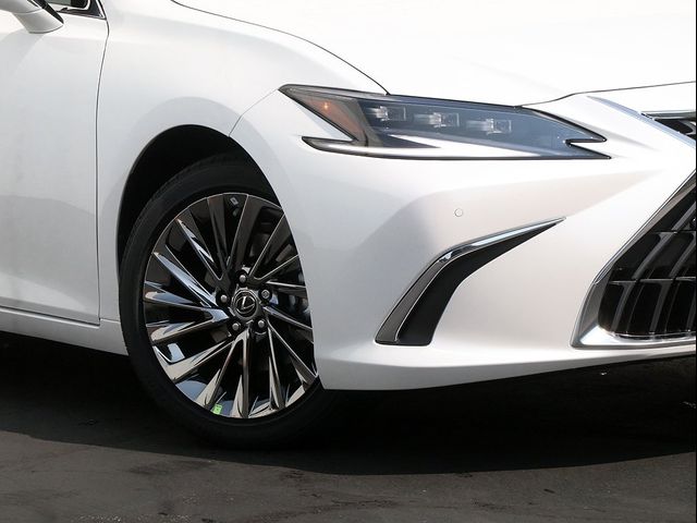 2025 Lexus ES 300h Ultra Luxury