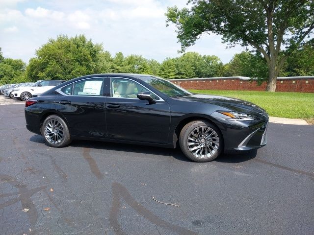 2025 Lexus ES 300h Ultra Luxury