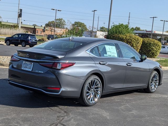 2025 Lexus ES 300h Ultra Luxury