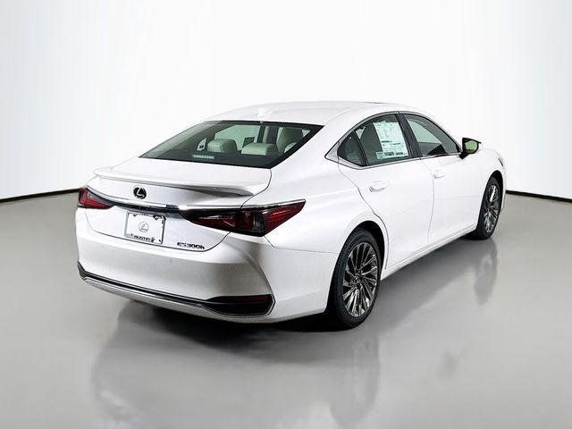 2025 Lexus ES 300h Ultra Luxury