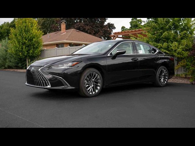 2025 Lexus ES 300h Ultra Luxury