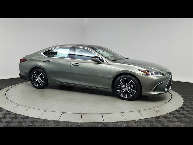 2025 Lexus ES 350