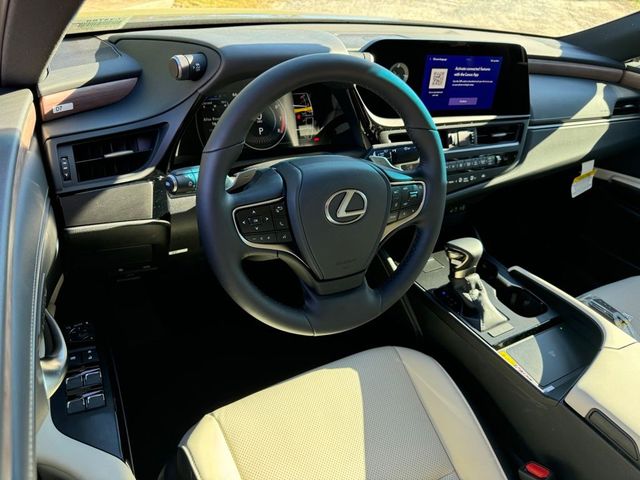 2025 Lexus ES 350