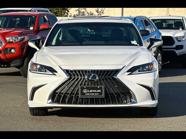 2025 Lexus ES 300h