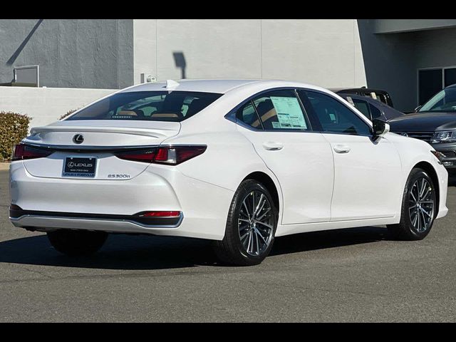 2025 Lexus ES 300h