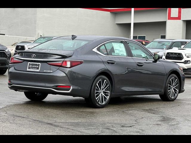 2025 Lexus ES 300h