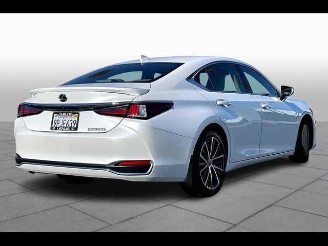 2025 Lexus ES 300h