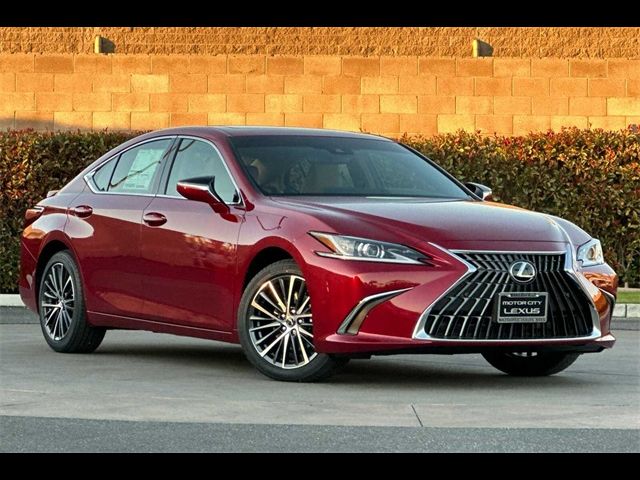 2025 Lexus ES 300h