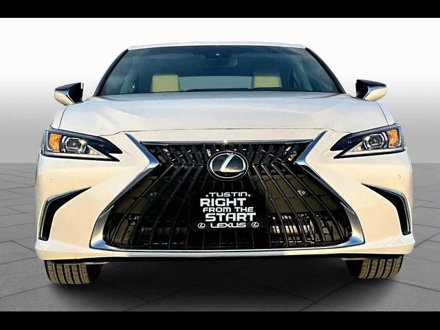 2025 Lexus ES 300h