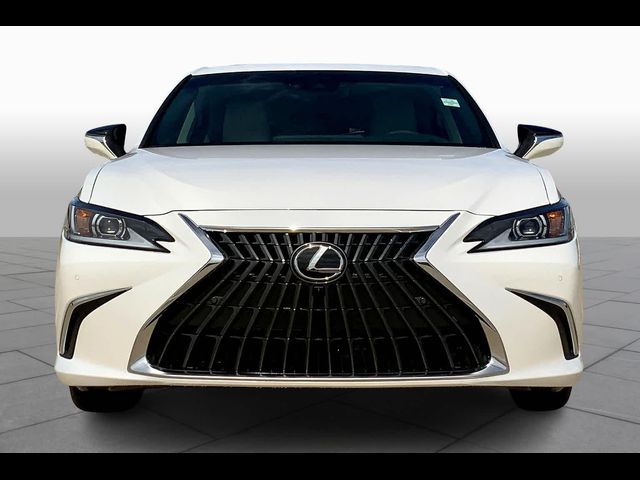 2025 Lexus ES 300h Luxury