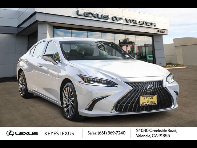 2025 Lexus ES 300h Luxury