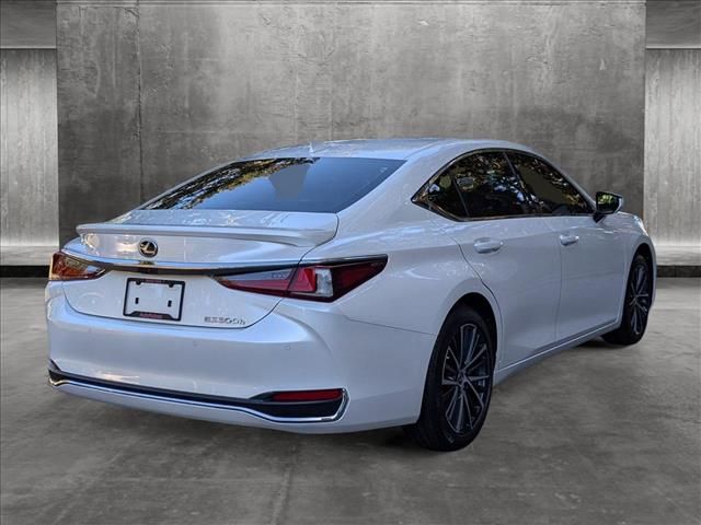 2025 Lexus ES 300h