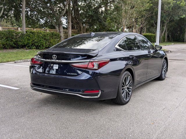 2025 Lexus ES 300h