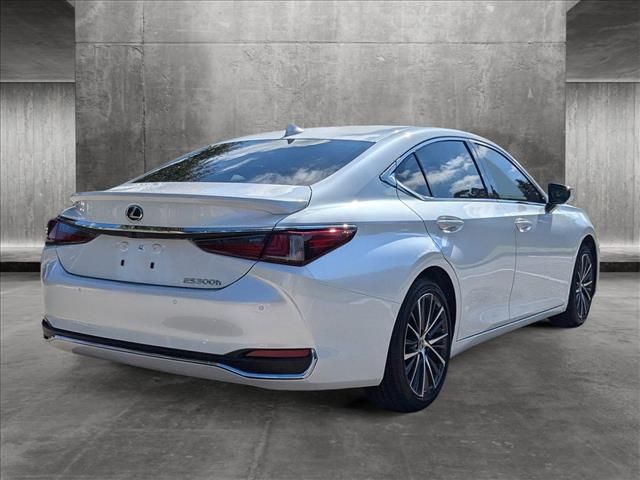 2025 Lexus ES 300h