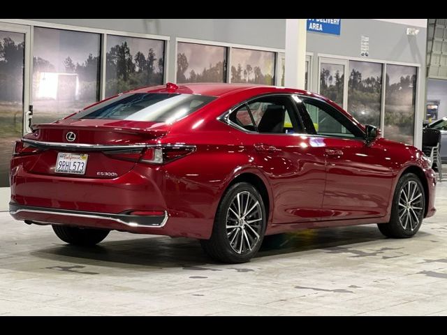 2025 Lexus ES 300h