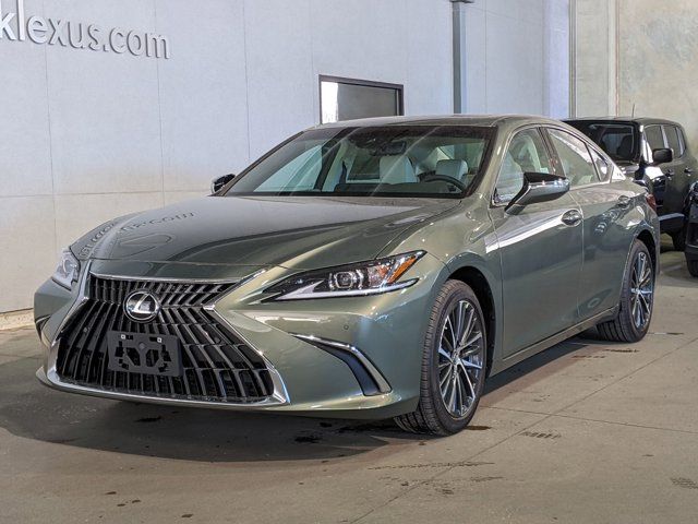 2025 Lexus ES 300h