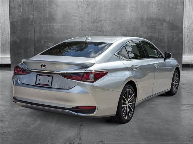 2025 Lexus ES 300h