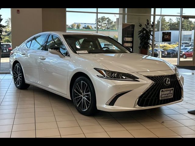 2025 Lexus ES 300h