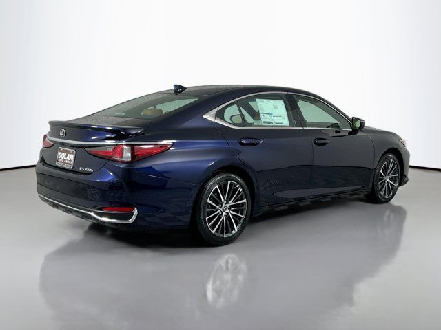 2025 Lexus ES 300h