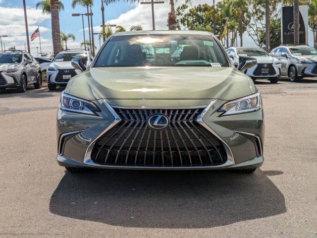 2025 Lexus ES 300h