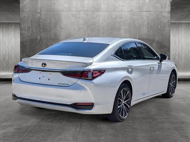 2025 Lexus ES 300h