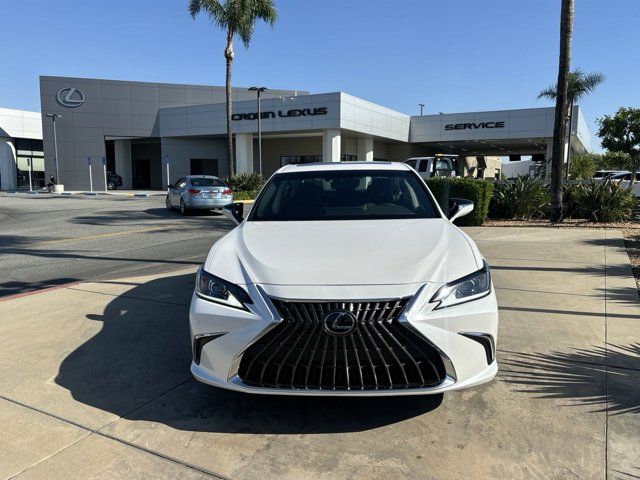 2025 Lexus ES 300h