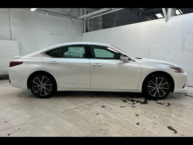 2025 Lexus ES 300h