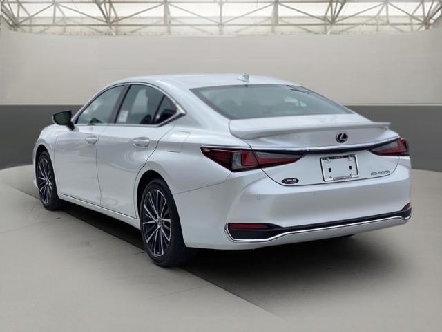 2025 Lexus ES 300h