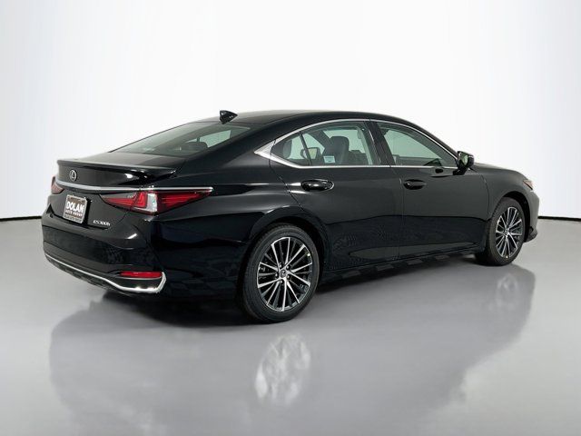 2025 Lexus ES 300h