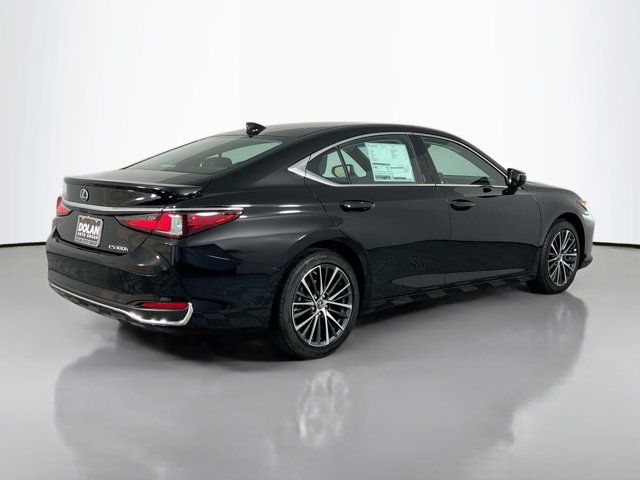 2025 Lexus ES 300h