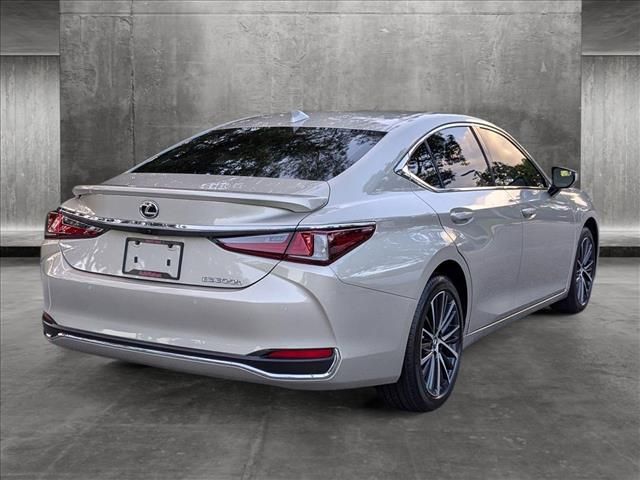 2025 Lexus ES 300h