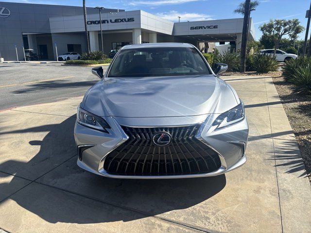 2025 Lexus ES 300h