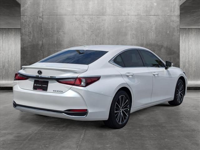 2025 Lexus ES 300h