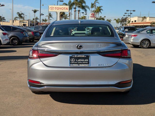 2025 Lexus ES 300h Luxury