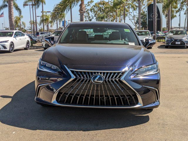 2025 Lexus ES 300h Luxury