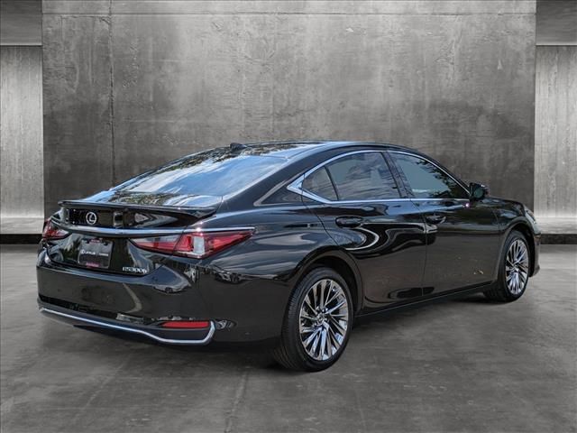 2025 Lexus ES 300h Luxury