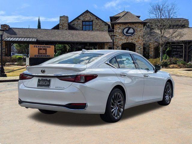 2025 Lexus ES 300h Luxury