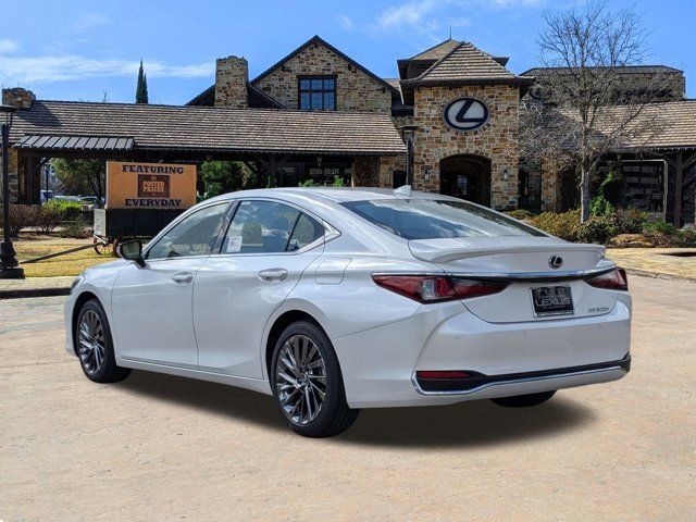 2025 Lexus ES 300h Luxury