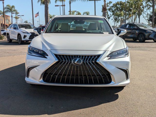 2025 Lexus ES 300h Luxury