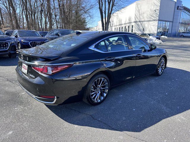 2025 Lexus ES 300h Luxury