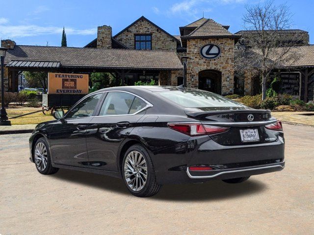 2025 Lexus ES 300h Luxury