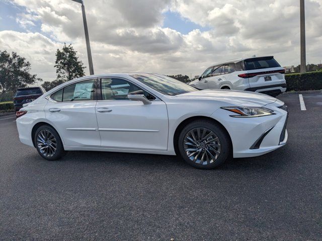 2025 Lexus ES 300h Luxury