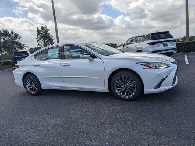 2025 Lexus ES 300h Luxury