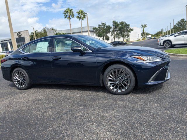 2025 Lexus ES 300h Luxury