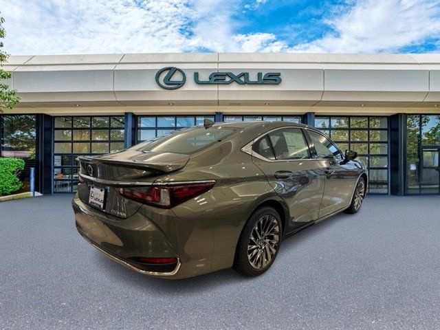 2025 Lexus ES 300h Ultra Luxury